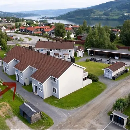 Sentrumsnaer Med Gratis Parkering Appartamento *
